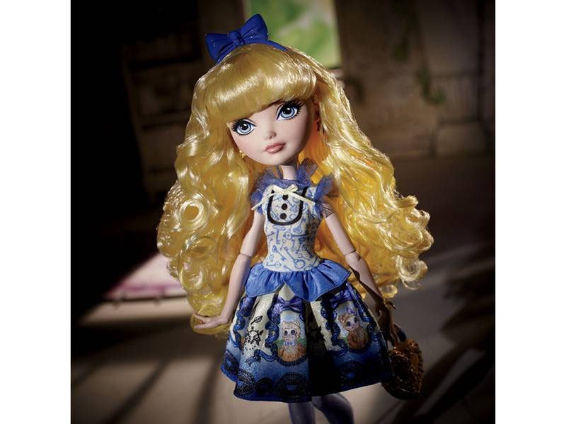 nova roupa da Lizzie Hearts, ficou linda! ;)  Ever after high rebels, Ever  after dolls, Ever after high