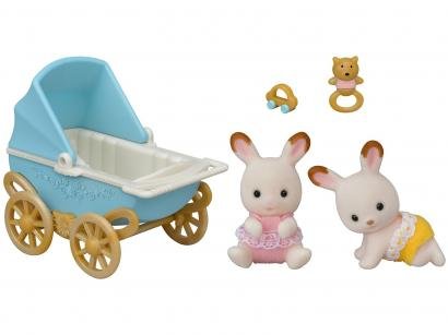 Sylvanian Families Bebê Gêmeos Coelho Chocolate - Carrinho de Bebê com Acessórios Epoch Magia